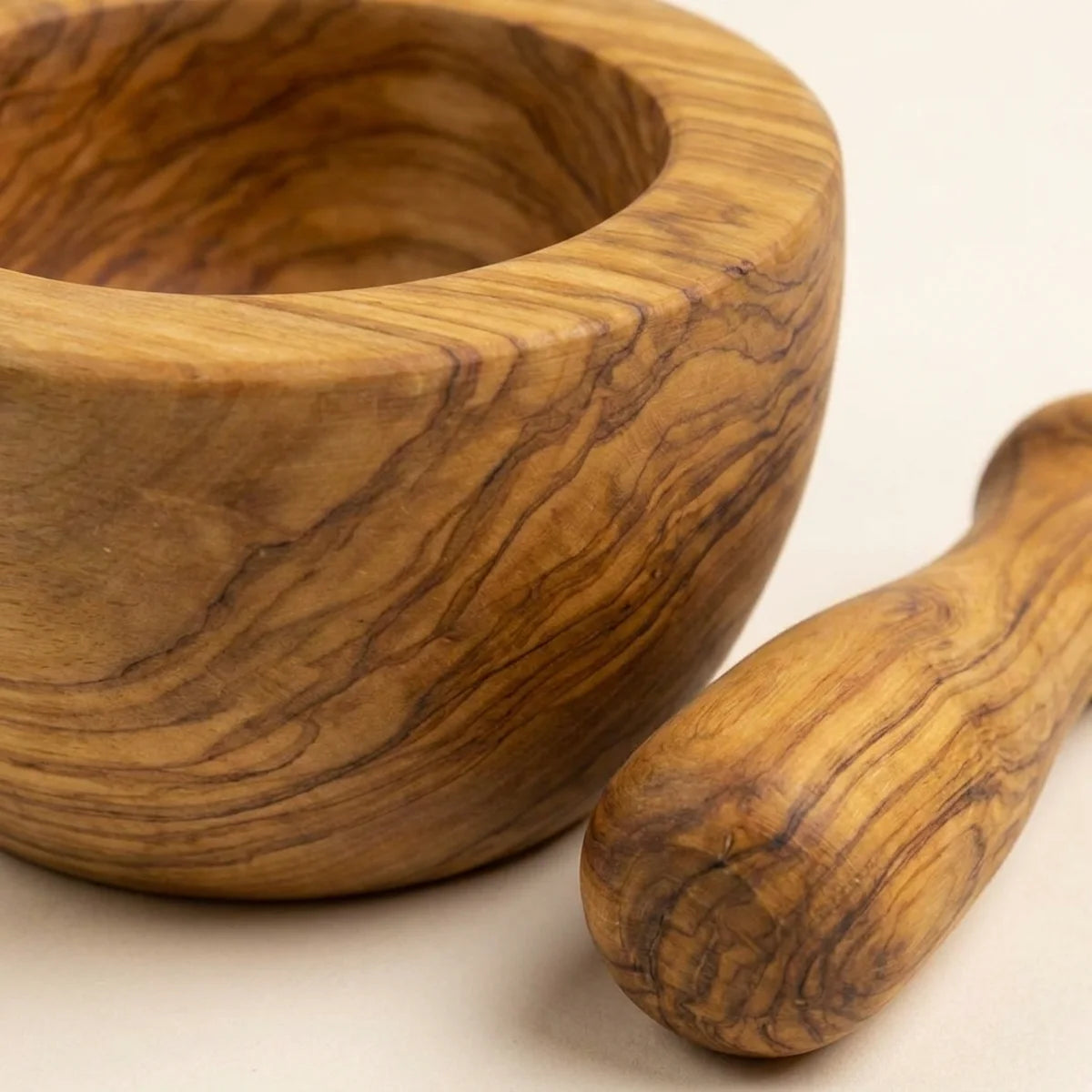 Macro of the olive grain of the Alba Olive Wood Mortar and Pestle