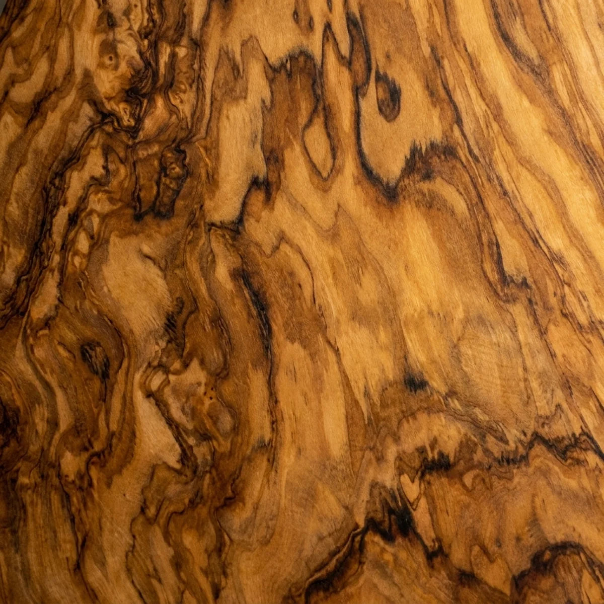 Macro of the olive grain of the Alba Olive Wood Paddle Board
