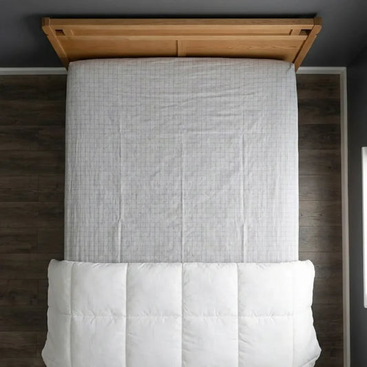 contexte: le lit fait avec le drap